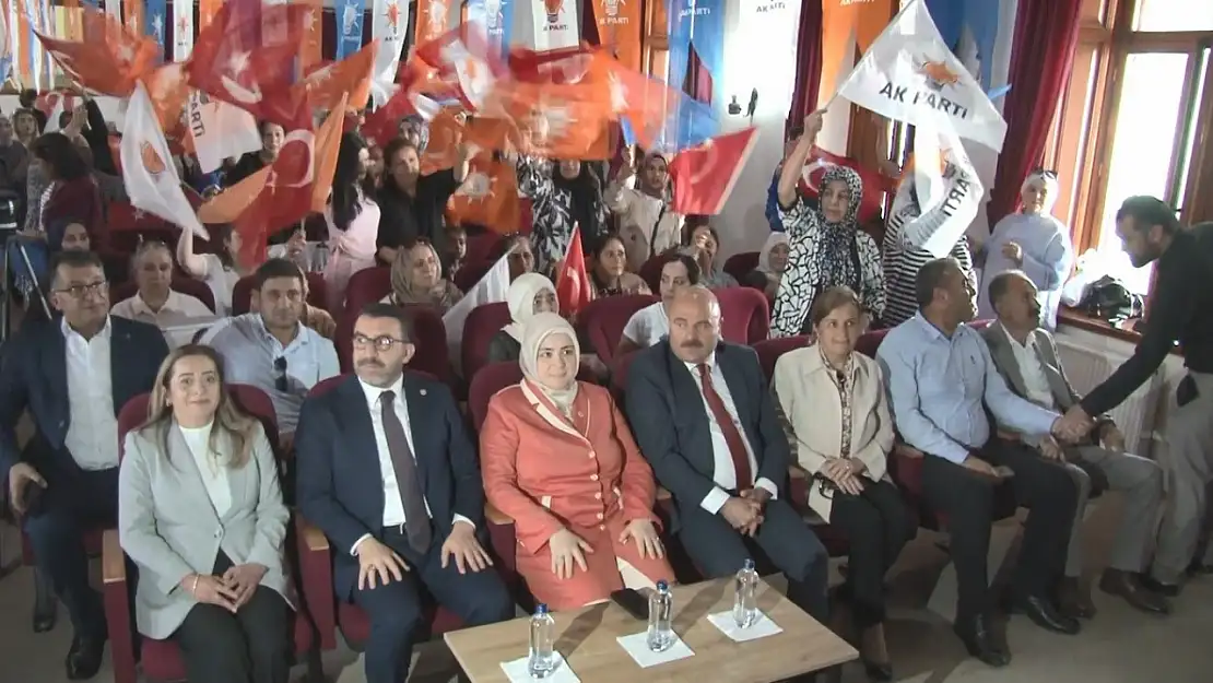 AK Parti Kadın Kolları Başkanı Ercan: 'Cumhurbaşkanımızın 'Terörsüz Türkiye' çalışmalarını Kars'ta şehit ailesine ileteceğiz'