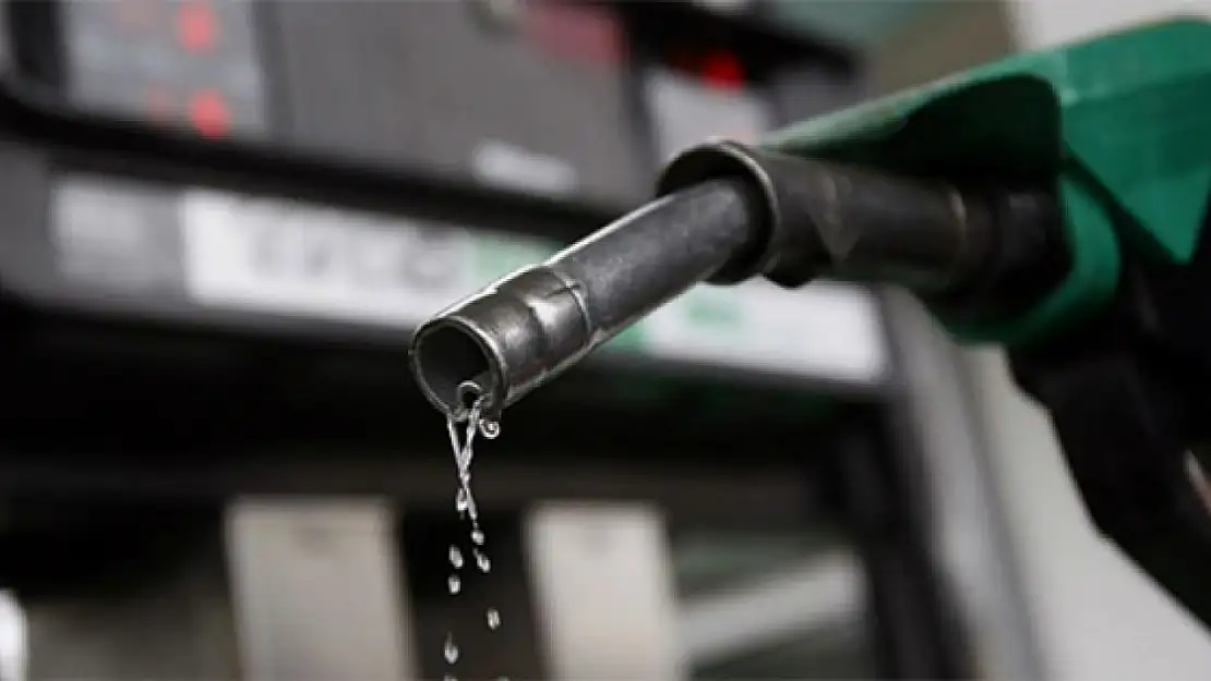 Akaryakıt fiyatlarına büyük indirim yolda! Benzin, motorin ve LPG'deki son gelişmeler neler?