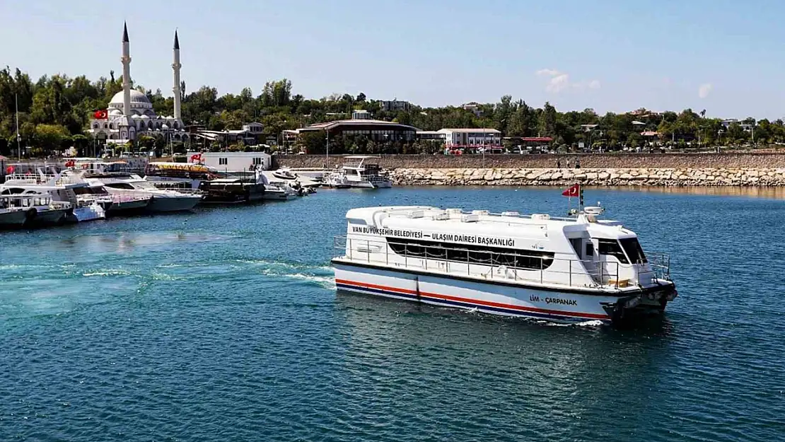 Akdamar Adası'na Feribot Seferleri Yeniden Başlıyor