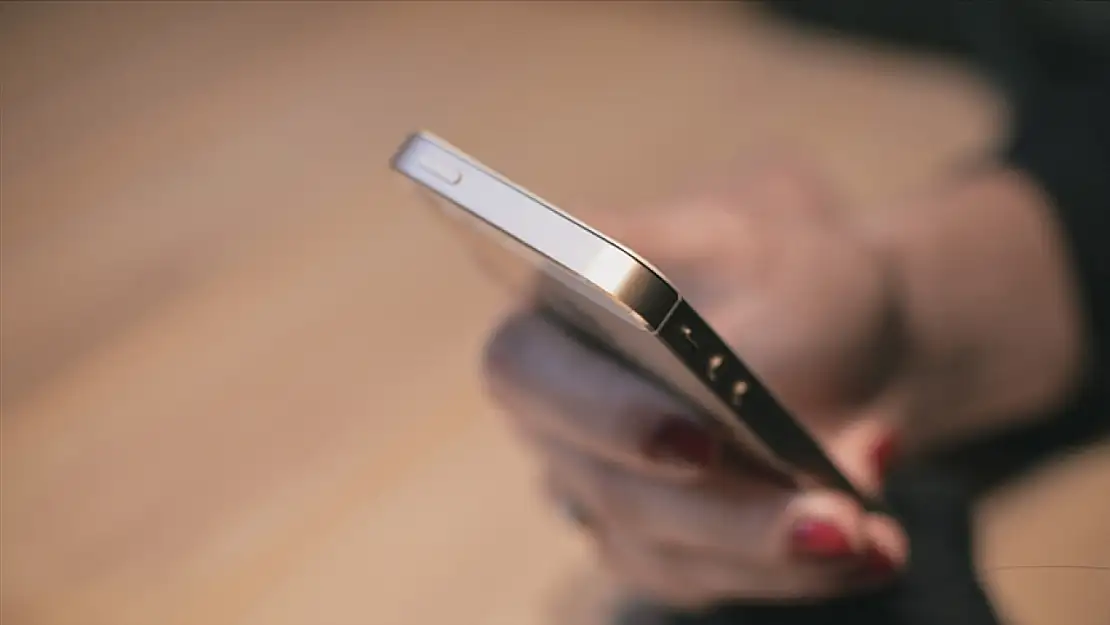 Akıllı telefonlarla yatağa girmek uyku sağlığını tehdit ediyor