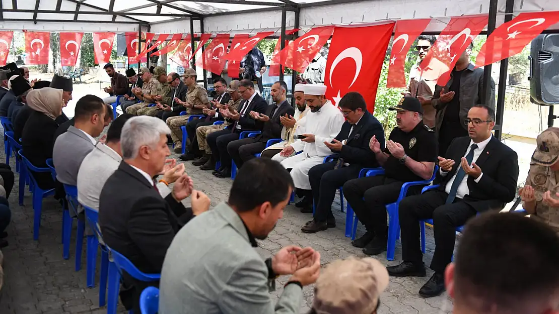 Akköprü Mezarlığı'nda 15 Temmuz Anma Etkinliği: Şehitlere Saygı ve Birlik Mesajı Verildi