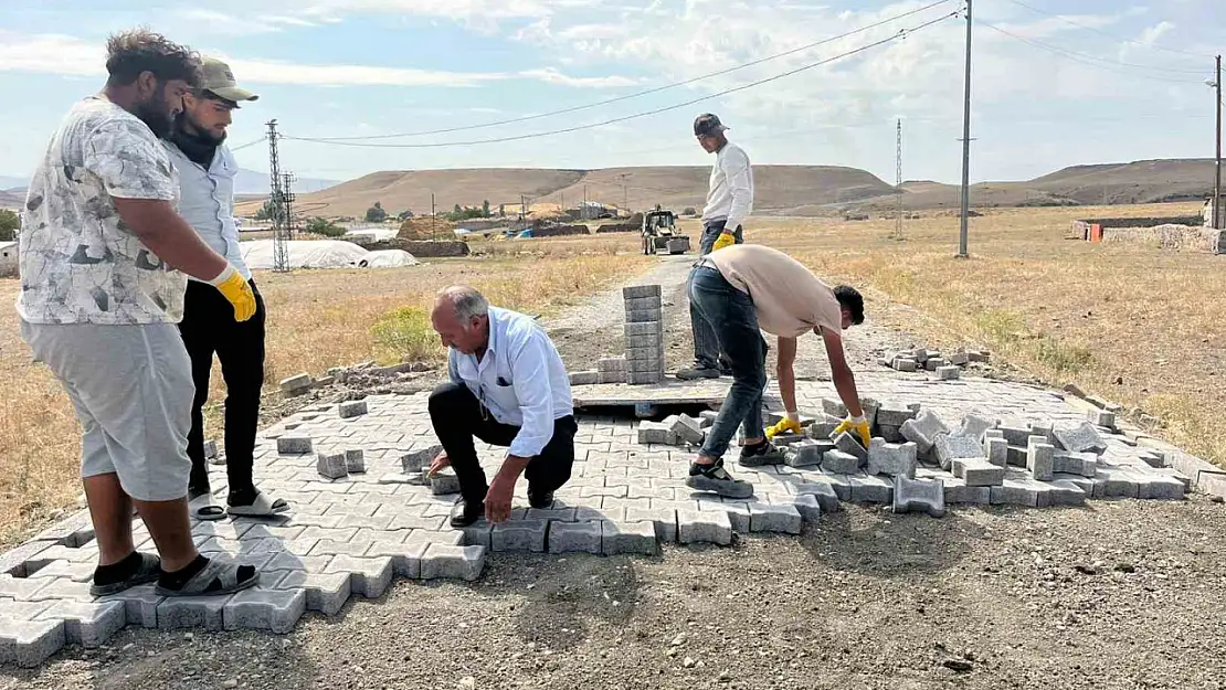 Akyaka'nın Küçük Aküzüm köyü, yenilenen yollarla yaşam kalitesini artırıyor