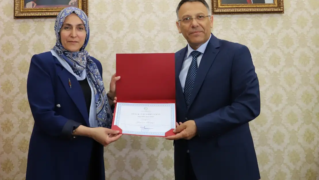 Altın İnsan Ödüllü Hatice Mengi, Rektör Ekrem Gürel Tarafından Makamında Kabul Edildi