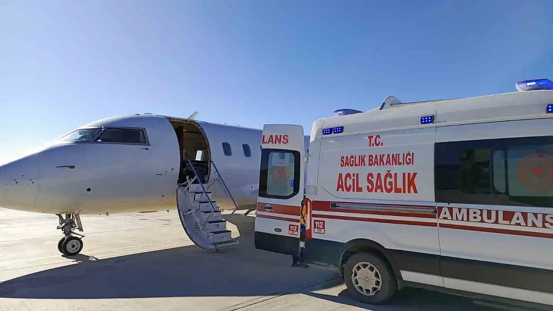 Ambulans uçak Van'dan Ankara'ya hayat taşıdı