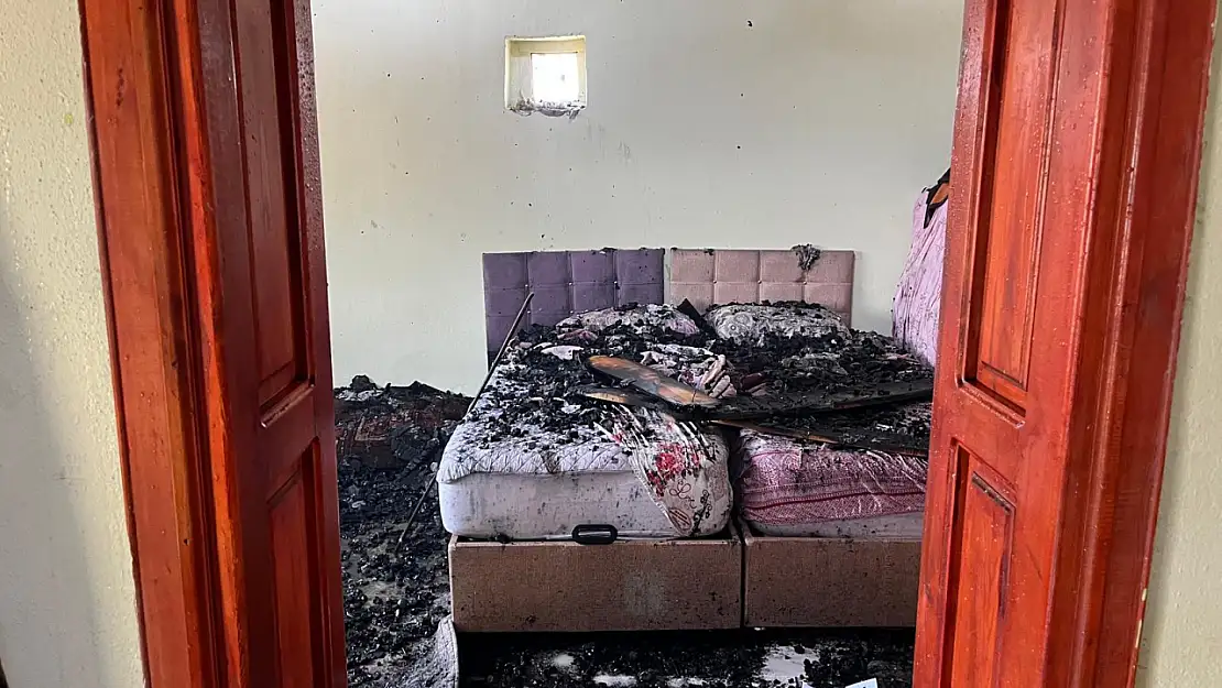 Aralık İlçesinde Ev Yangını: Maddi Hasar Büyük