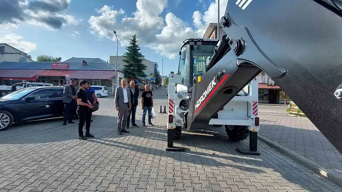 Arpaçay Belediyesi'ne Modern Bir İş Makinesi Kazandırıldı