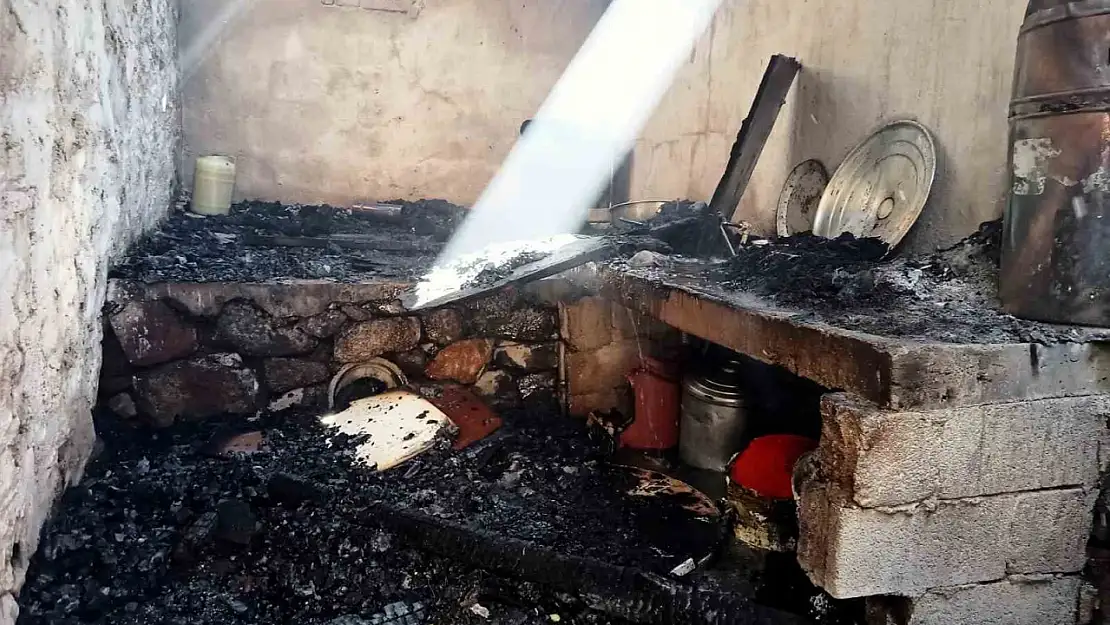 Aşkale'de Yangın Paniği: Korku Dolu Anlar Yaşandı!