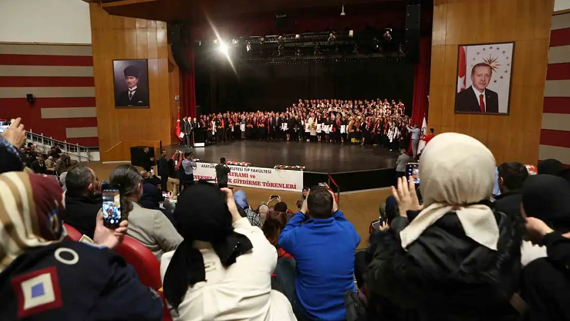 Atatürk Üniversitesi'nde Tıp Bayramı kutlandı