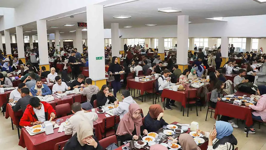 Atatürk Üniversitesi öğrencilerine ücretsiz iftar sofrası kuruyor