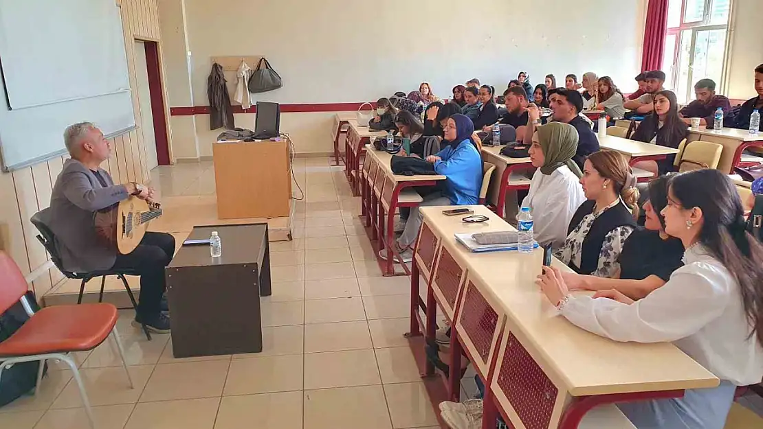 Atatürk Üniversitesi Turizm Fakültesi'nde Erzurum Türküleri Ele Alındı