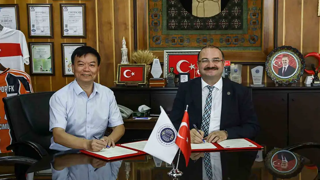 Atatürk Üniversitesi ve Southwest Üniversitesi Arasında Önemli İş Birliği Protokolü İmzalandı