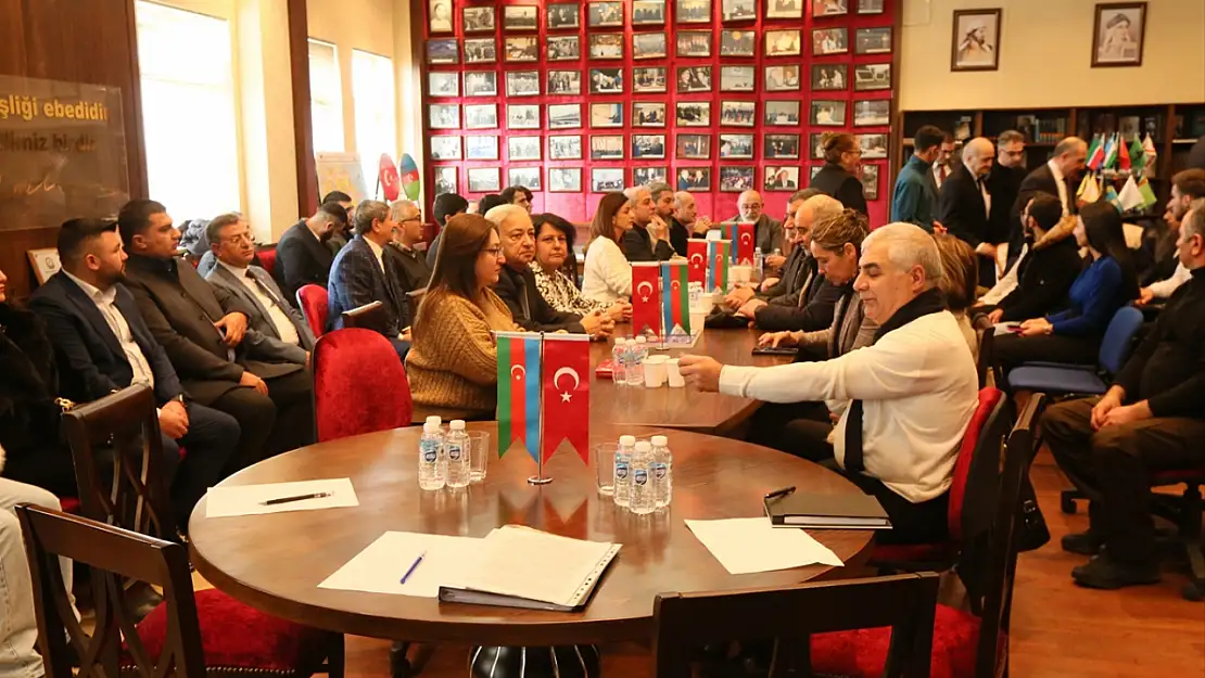 Azerbaycan Diaspora komitesi başkanından Kars'a anlamlı ziyaret