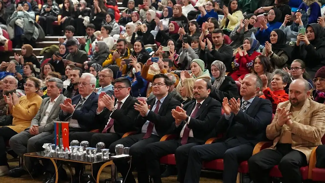 Azerbaycan'ın geleneksel tatları ve ezgileri Erzurum'da yankılandı