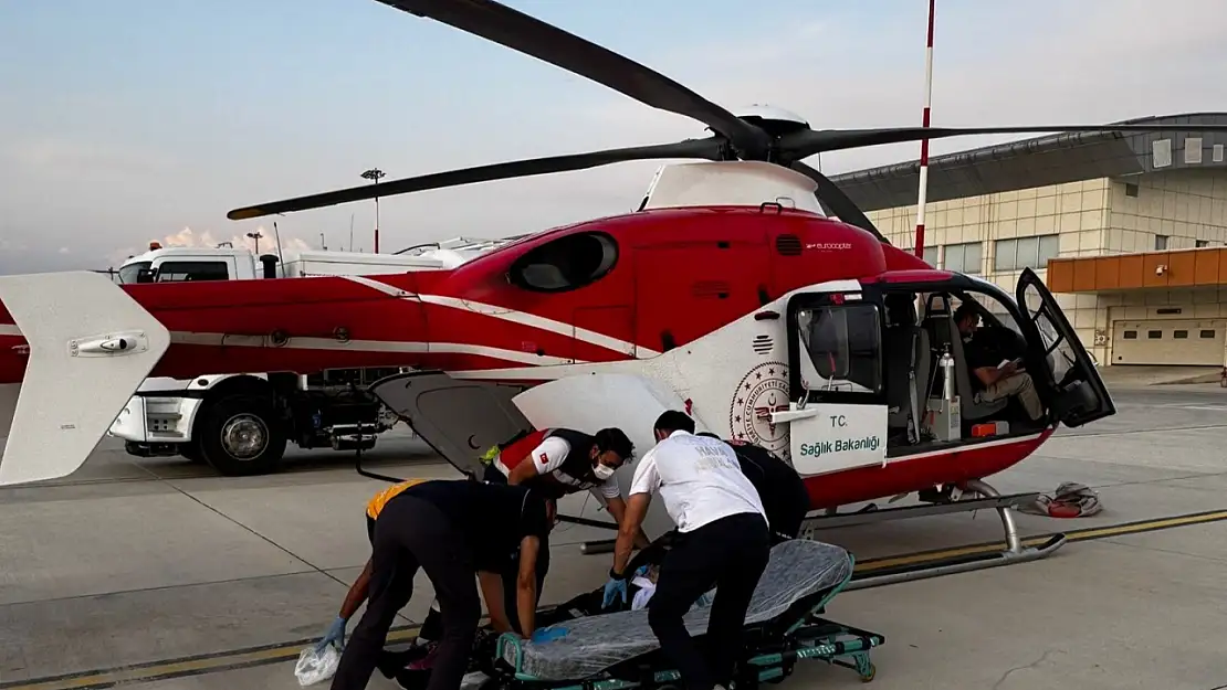 Bahçesaray'da akciğer hastası, ambulans helikopter ile Van'a sevk edildi