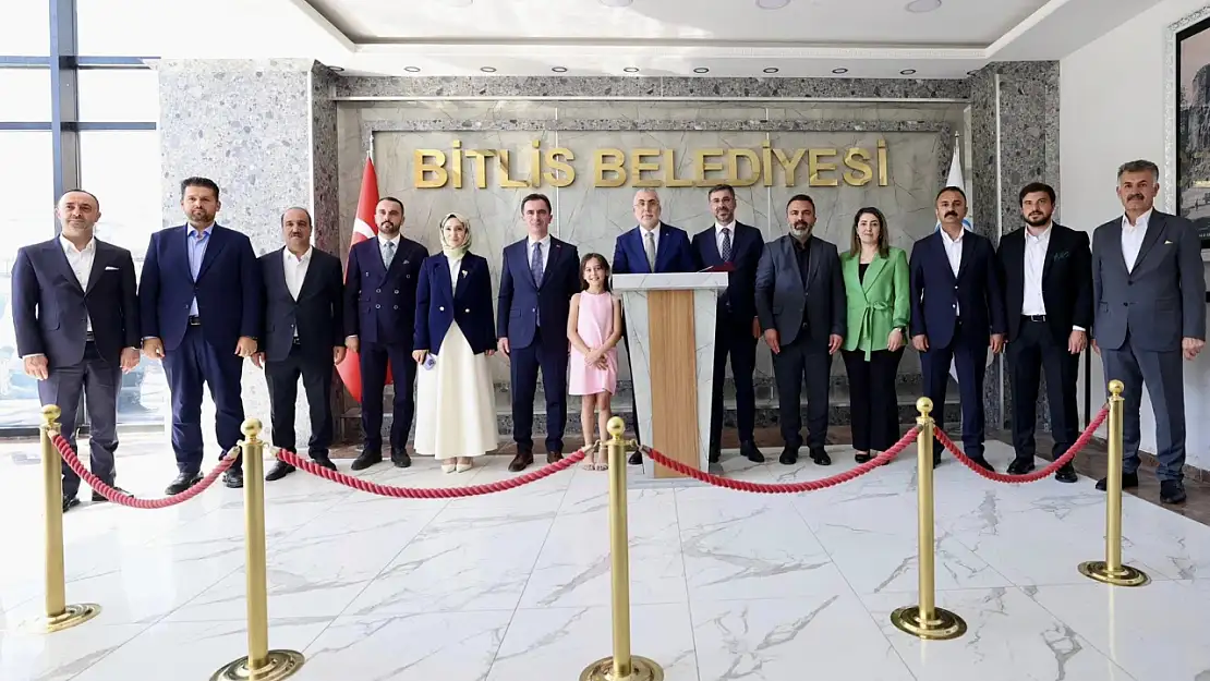 Bakan Işıkhan Bitlis'te Yerel Yönetimlerle Proje Geliştirme Toplantısı Düzenledi