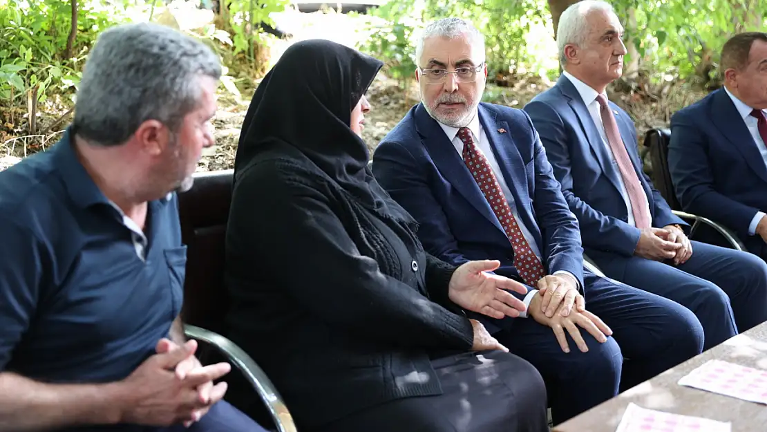 Bakan Işıkhan ve Vali Çakır'dan Şehit P. Uzm. Çvş. Mesut Karadağ'ın Ailesine Taziye Ziyareti