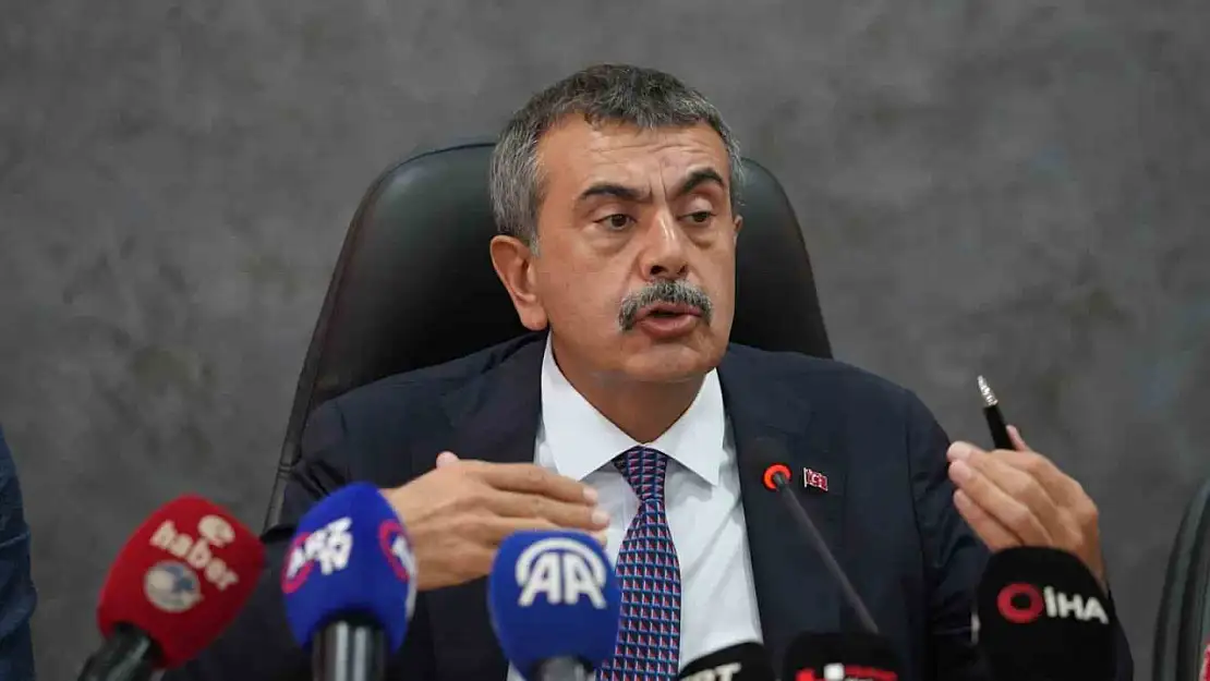 Bakan Tekin'den Özgür Özel'e müzikli göndermeler ve siyasi birliğe vurgu!
