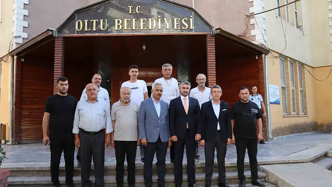 Bakan Yardımcısı Tarıktaroğlu, Oltu'da sosyal hizmetler ve tespih hediyesiyle gündem oluşturdu
