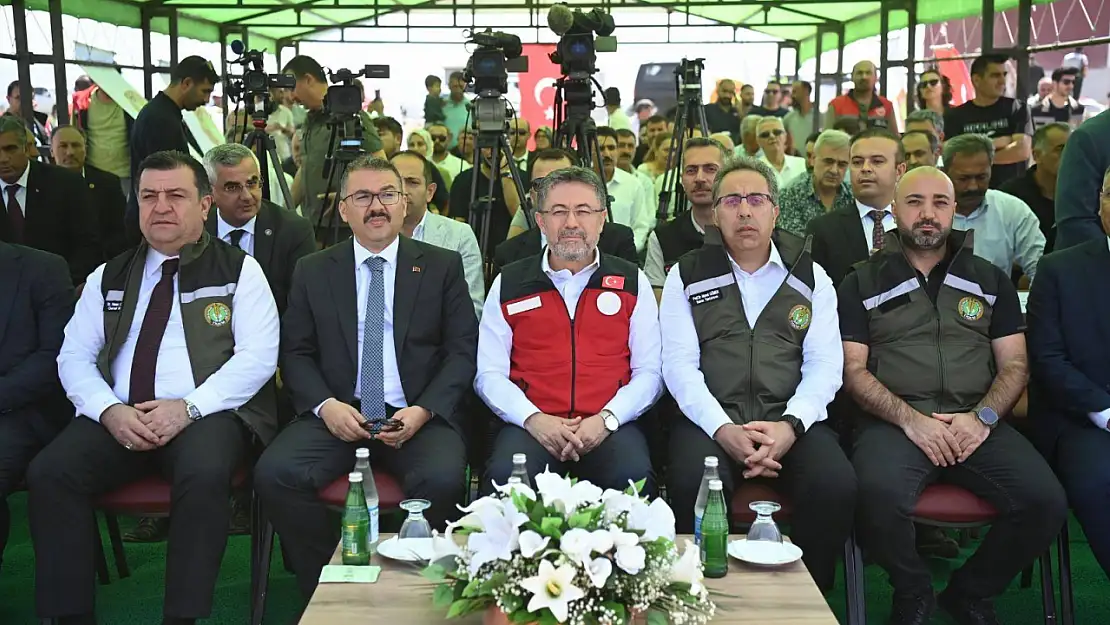 Bakan Yumaklı Iğdır'da çiftçilerle buluştu, hayvancılığa destek projesini tanıttı