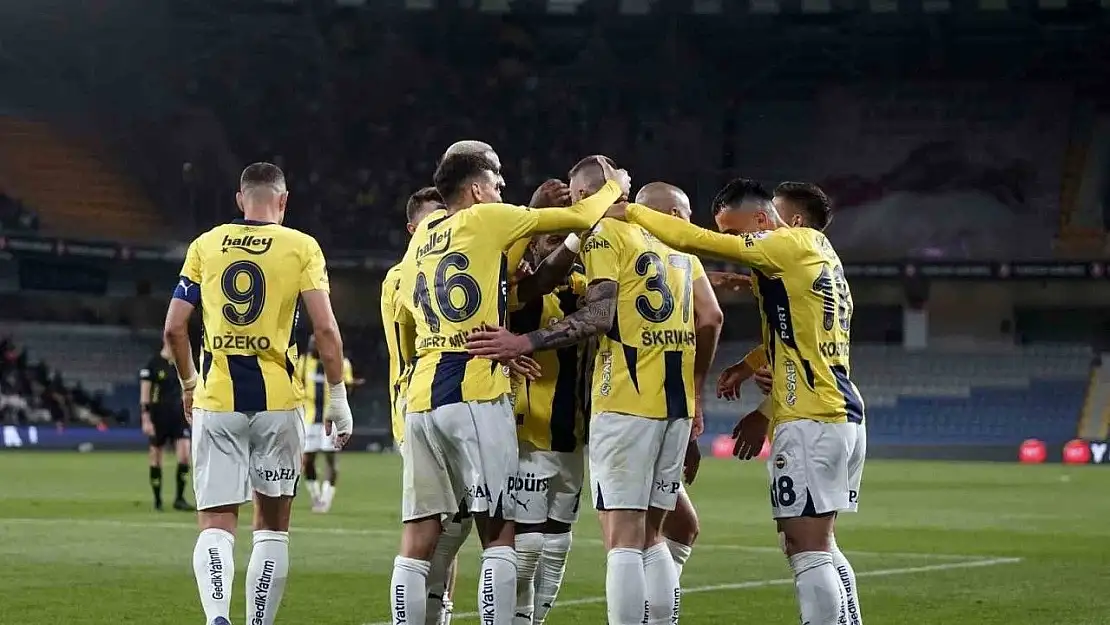 Başakşehir Fenerbahçe geniş özeti! Golleri kim attı, maç kaç kaç bitti? Başakşehir Fenerbahçe maç özeti ve golleri!