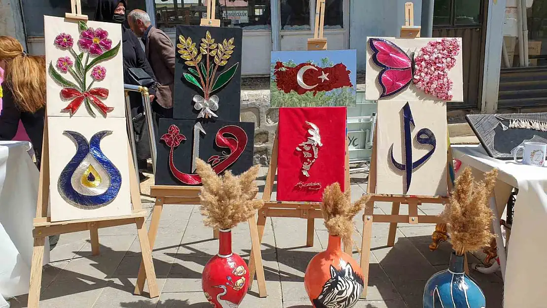 Başkale'de ADEM Kursiyerleri Yılsonu Sergisinde El Emeği Ürünlerini Tanıttı