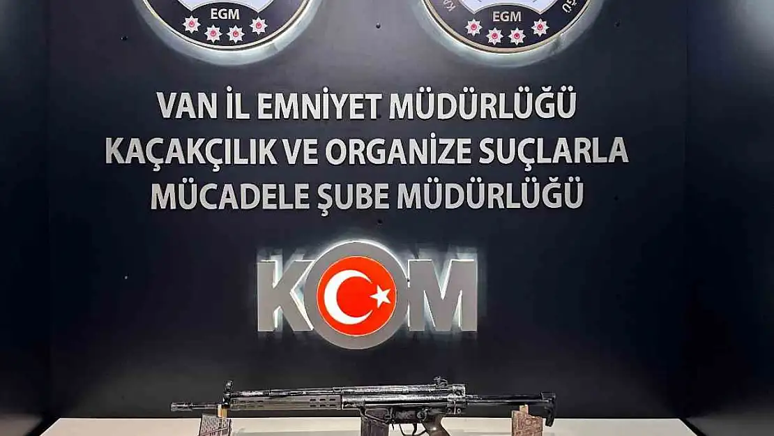 Başkale'de polis operasyonunda 5 el bombası ve 2 tüfek ele geçirildi!