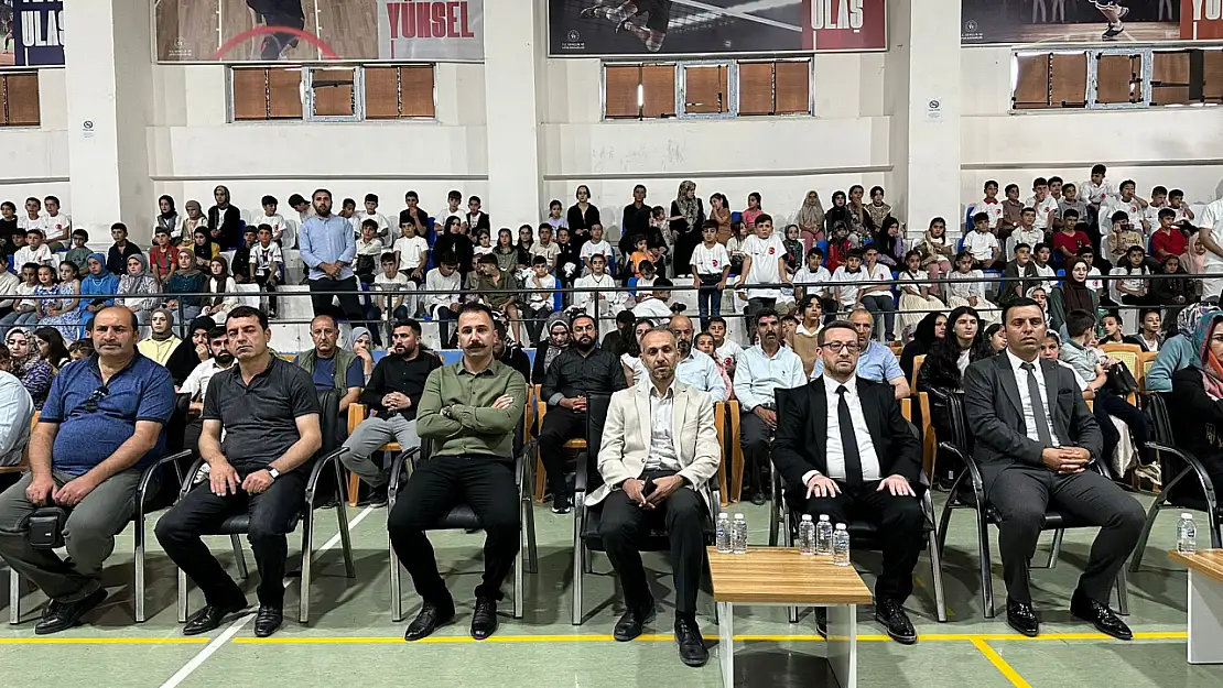 Başkale'de Yaz Kur'an Kursları Kapanış Etkinliği Coşkuyla Gerçekleşti