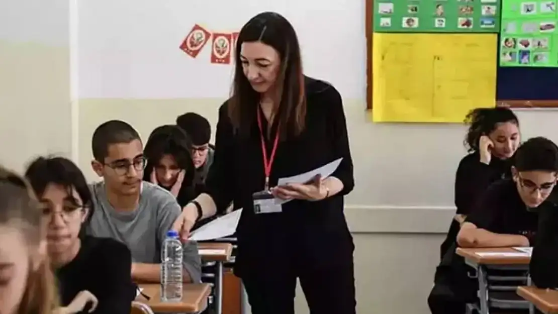 Başlık: ATA AÖF 2025 Sınav Görevleri İçin Ücretler Belli Oldu: Gözetmen ve Salon Başkanları Ne Kadar Kazanacak?