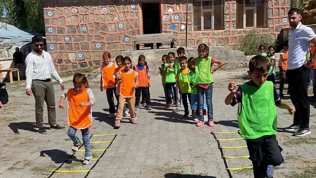 Bayıraltı Köyü'nde çocuklar sporla buluştu