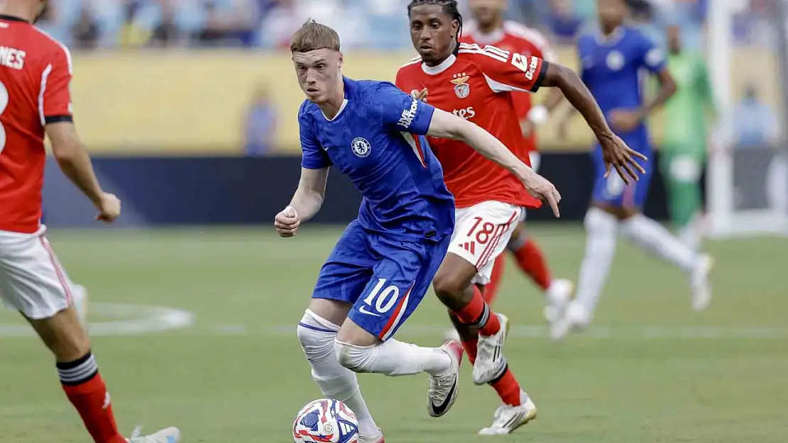 Benfica-Chelsea maçında fırtına araya girdi