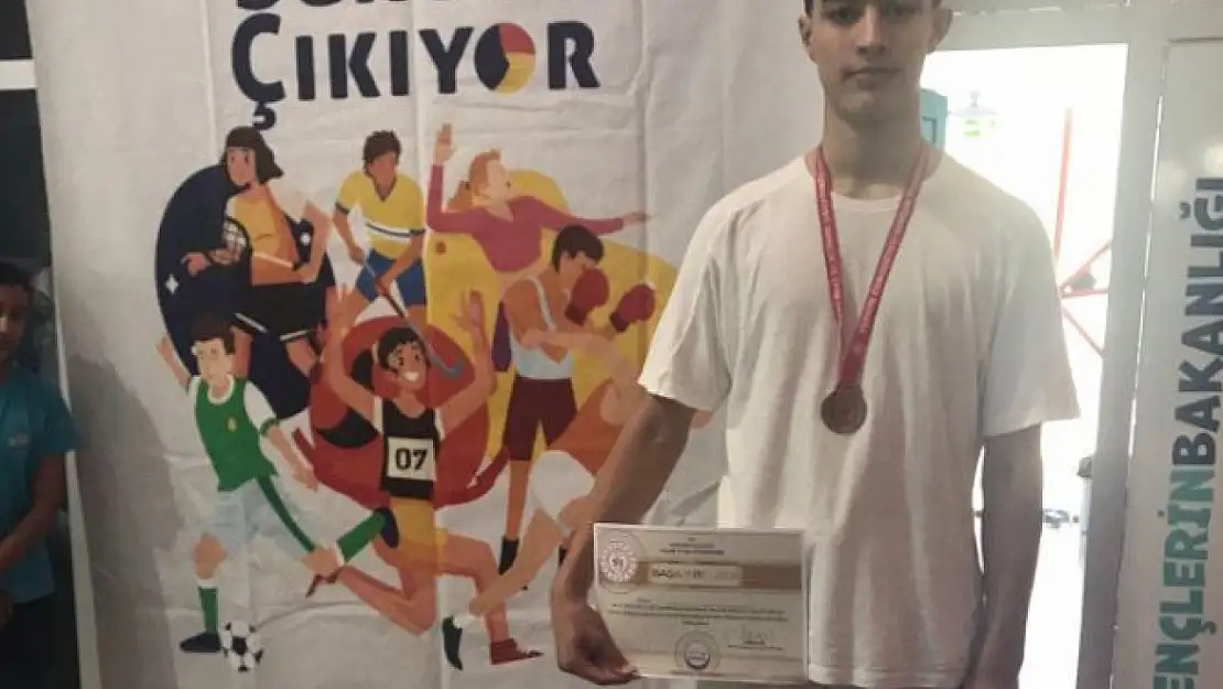 Berat Çağlar'dan Türkiye Finallerinde Bronz Madalya Başarısı!