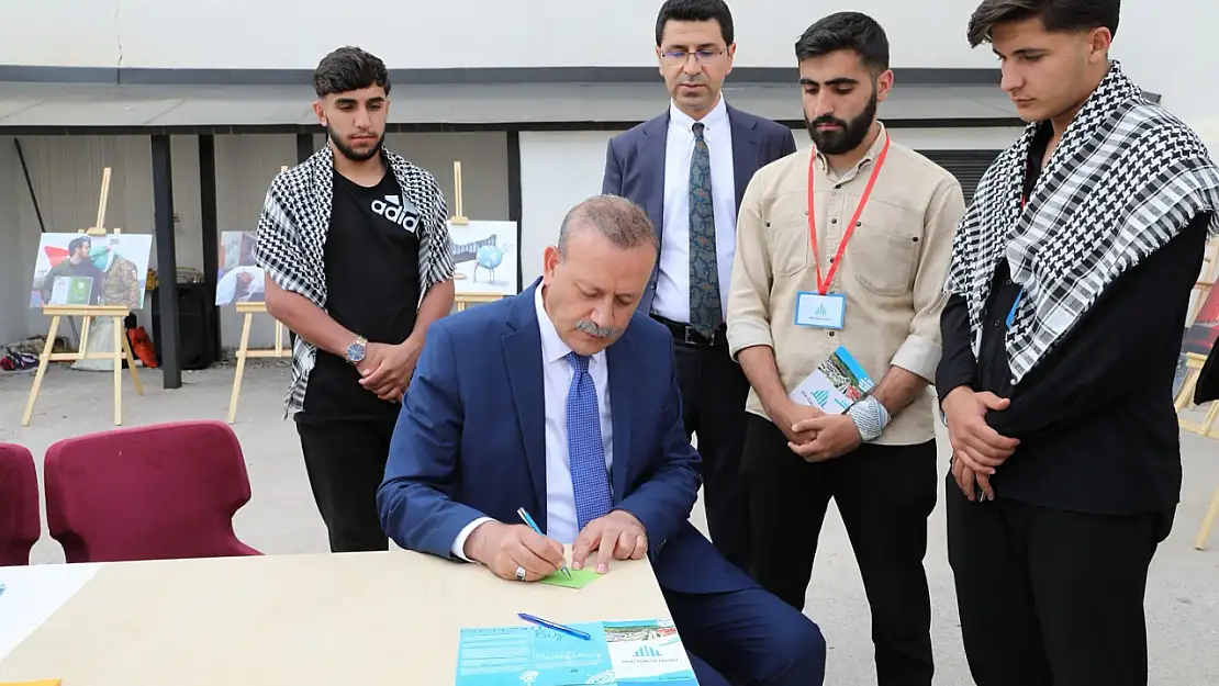 BEÜ'de Ümmetin İmtihanı Gazze Temalı Sergi Açıldı