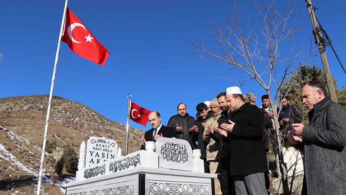 Bingöl'de şehit düşen kahramanlar Oltu'da dualarla anıldı