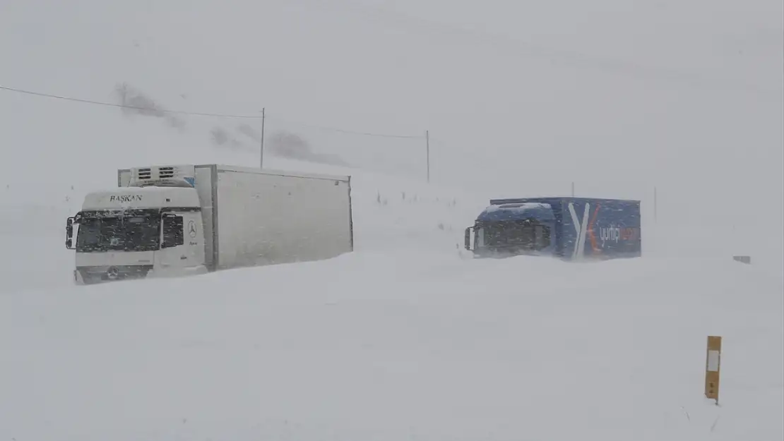 Bingöl-Erzurum kara yolu tır trafiğine kapatıldı