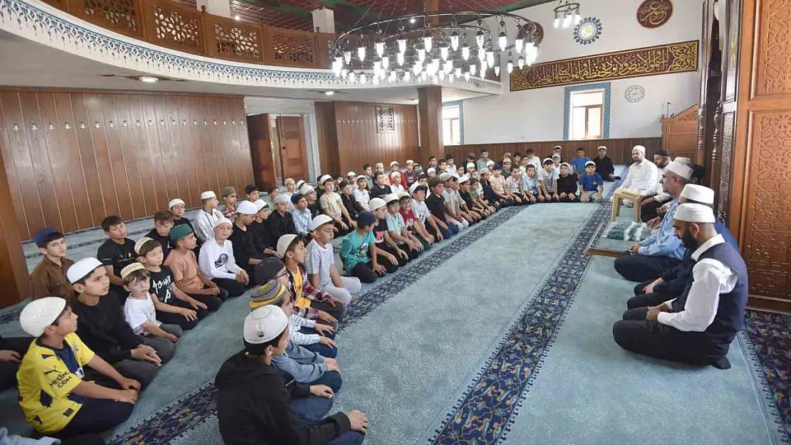 Bir günde Kur'an'ı hatmeden hafız Musab İlci, başarılarıyla takdir topladı