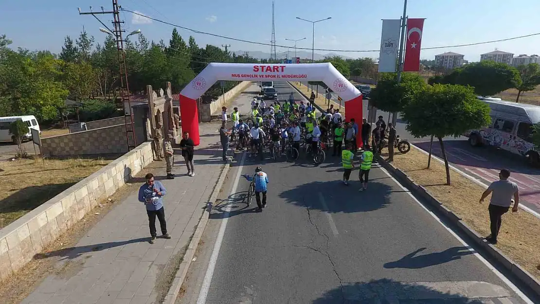 Bisiklet Severler Tarihi Malazgirt-Ahlat Rotasında Pedal Çeviriyor!