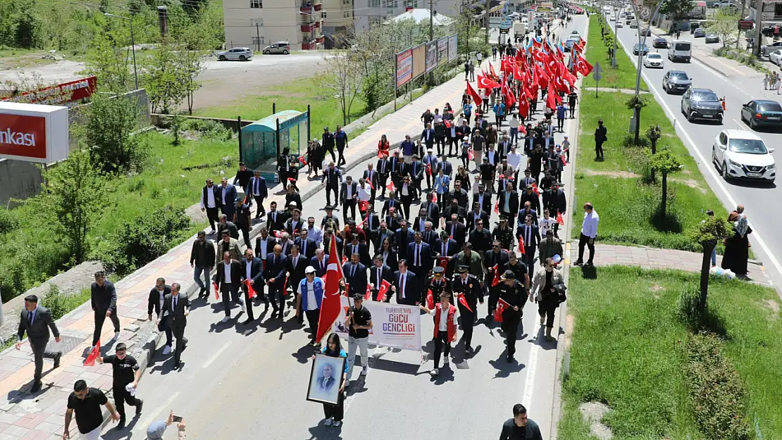 Bitlis Belediyesi, 19 Mayıs Coşkusu Gençlik Festivali ve Kitap Fuarı Başladı