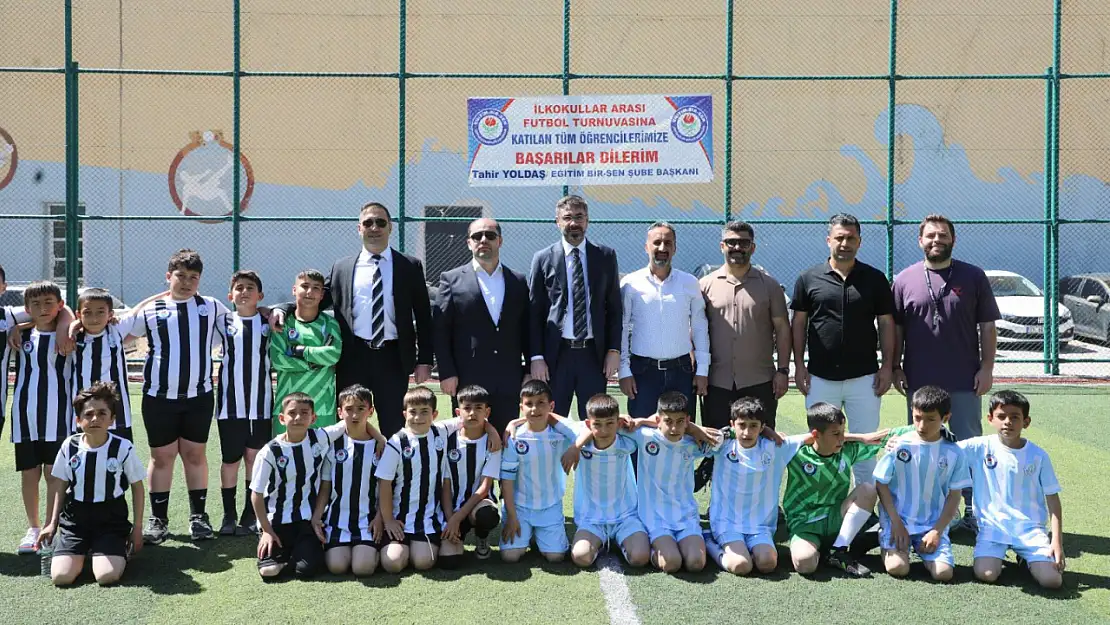 Bitlis Belediyesi'nden İlkokullar Arası Futbol Turnuvası Başlangıcı