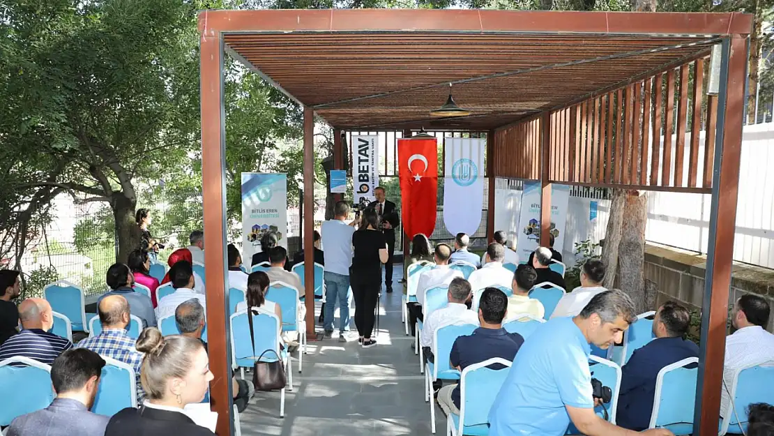 Bitlis Eren Üniversitesi'nden 'Turizmde Akıllı Dönüşüm' Etkinliği: Yoğun Katılım ve İlgi
