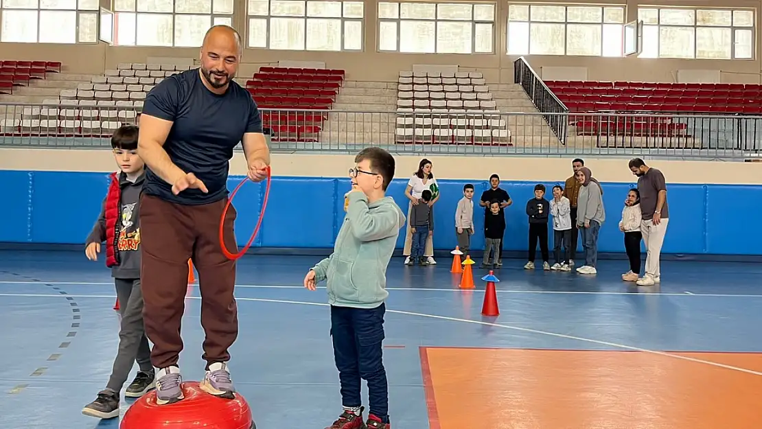 Bitlis Gençlik ve Spor İl Müdürlüğü, Engelliler Haftası kapsamında anlamlı bir etkinlik düzenledi