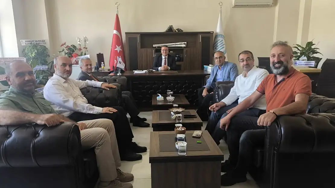 Bitlis İl Müftüsünden BEÜ İlahiyat Fakültesi Dekanına Hayırlı Olsun Ziyareti