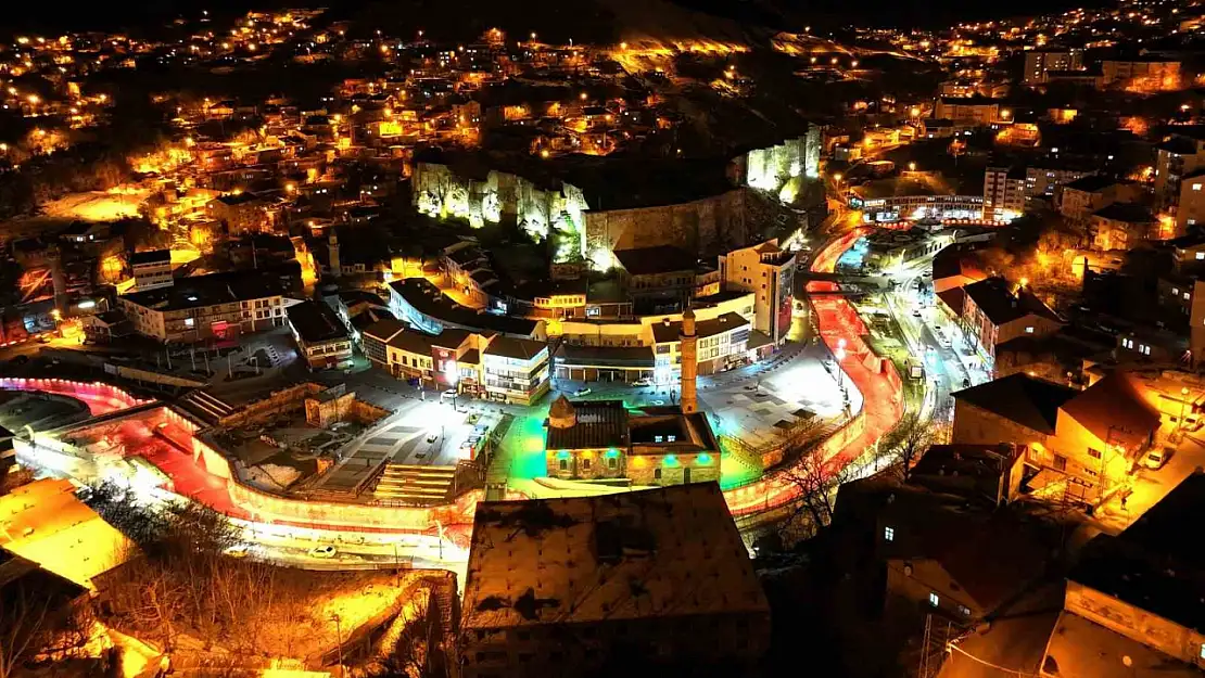 Bitlis'in tarihi güzellikleri ışıkla yeniden şekillendi