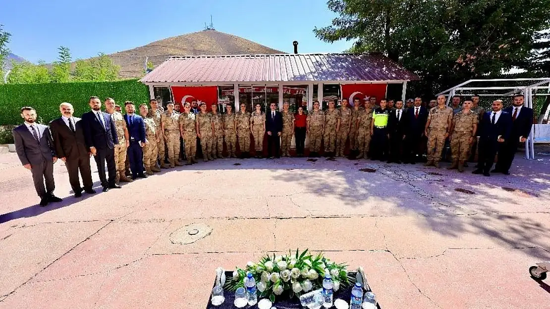 Bitlis Jandarma'da rütbe terfi töreni: Tuğgeneral Soyal'a rütbe takdim edildi!
