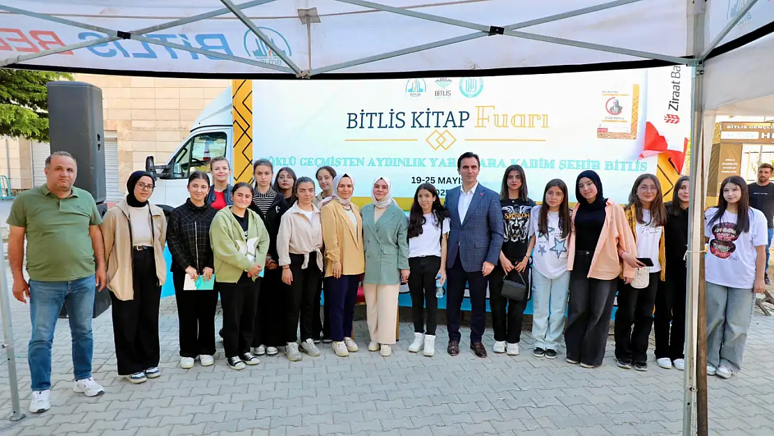 Bitlis Kitap Fuarı'nda Edebiyat Dolu Bir Gün Yaşandı