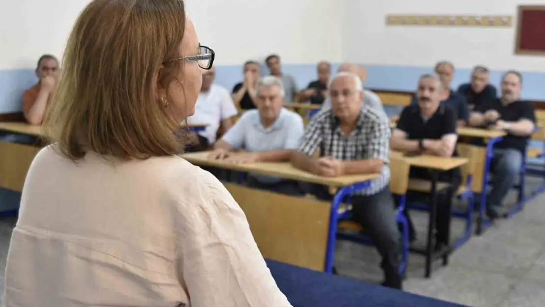 Bitlis Lisesi mezunları 40 yıl sonra duygusal buluşma gerçekleştirdi