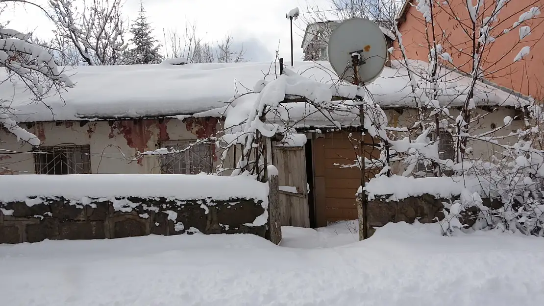 Bitlis'te 219 köy yolu kapandı