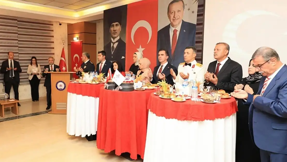 Bitlis'te 30 Ağustos Zafer Bayramı Resepsiyonu Düzenlendi