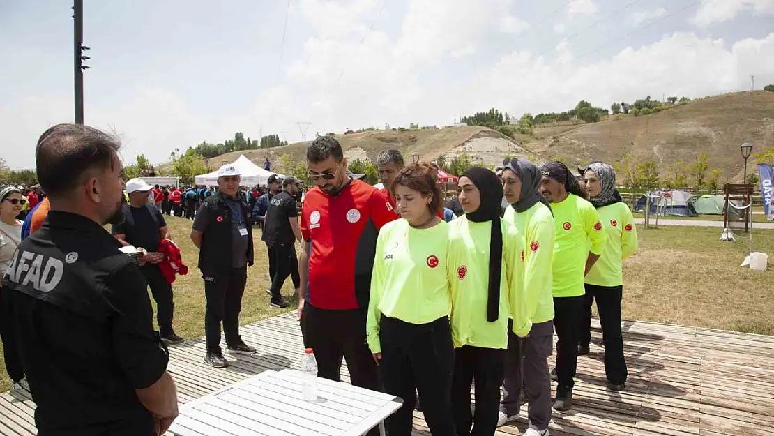 Bitlis'te 780 Arama Kurtarma Ekibi, Akreditasyon Kampıyla Eğitimlere Başladı