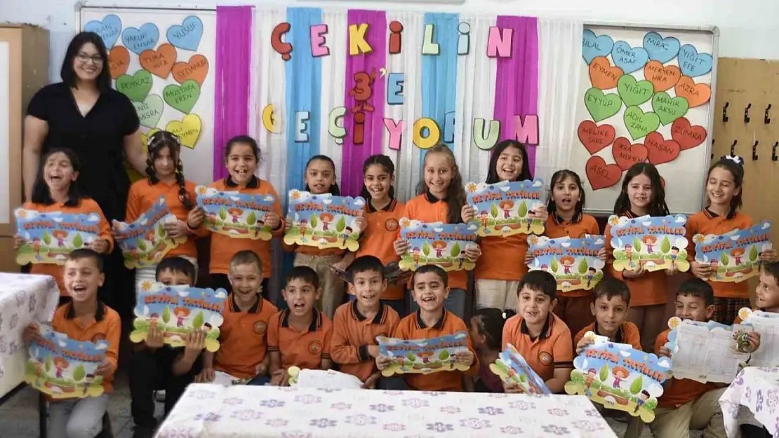 Bitlis'te 97 bin 196 Öğrenci Karnelerini Aldı, Yaz Tatiline Merhaba Dedi!
