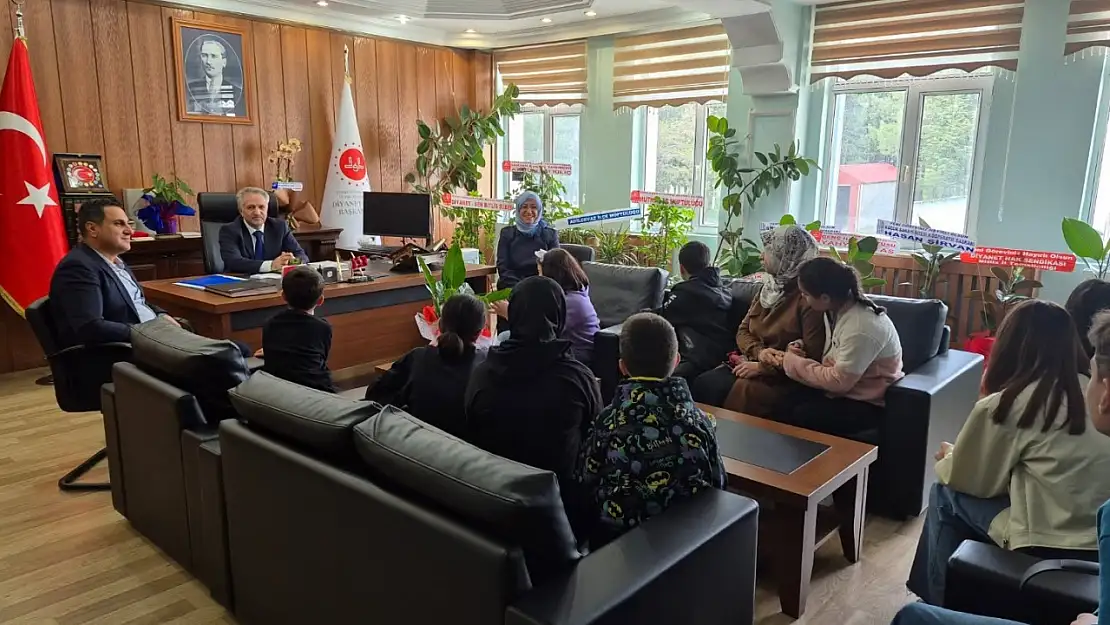 Bitlis'te Anlamlı Ziyaret: Çocuklardan Müftüye Hayırlı Olsun ve Filistin'e Destek